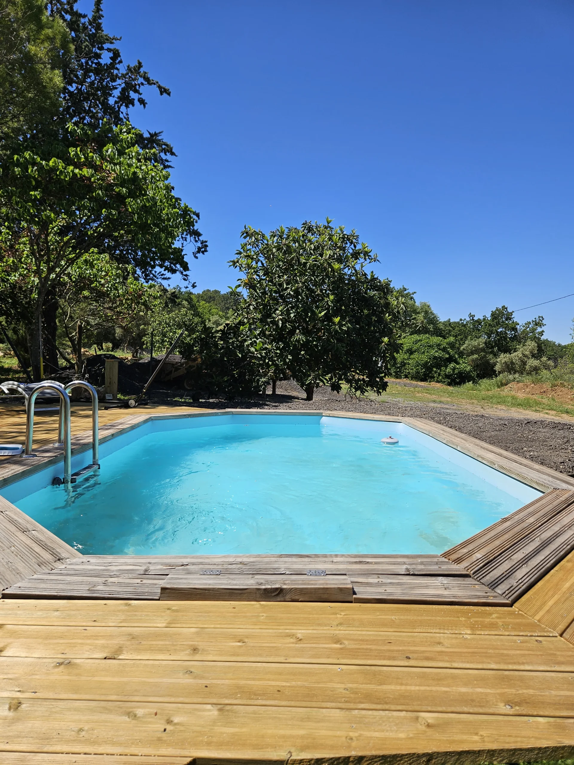 Texte alternatif (ALT)
Piscine privée chauffée de la Villa Nature au Cannet-des-Maures en Provence entourée de nature